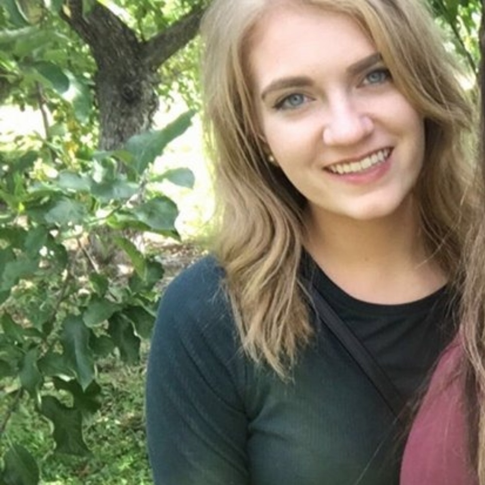 Meet your Posher, Lydia